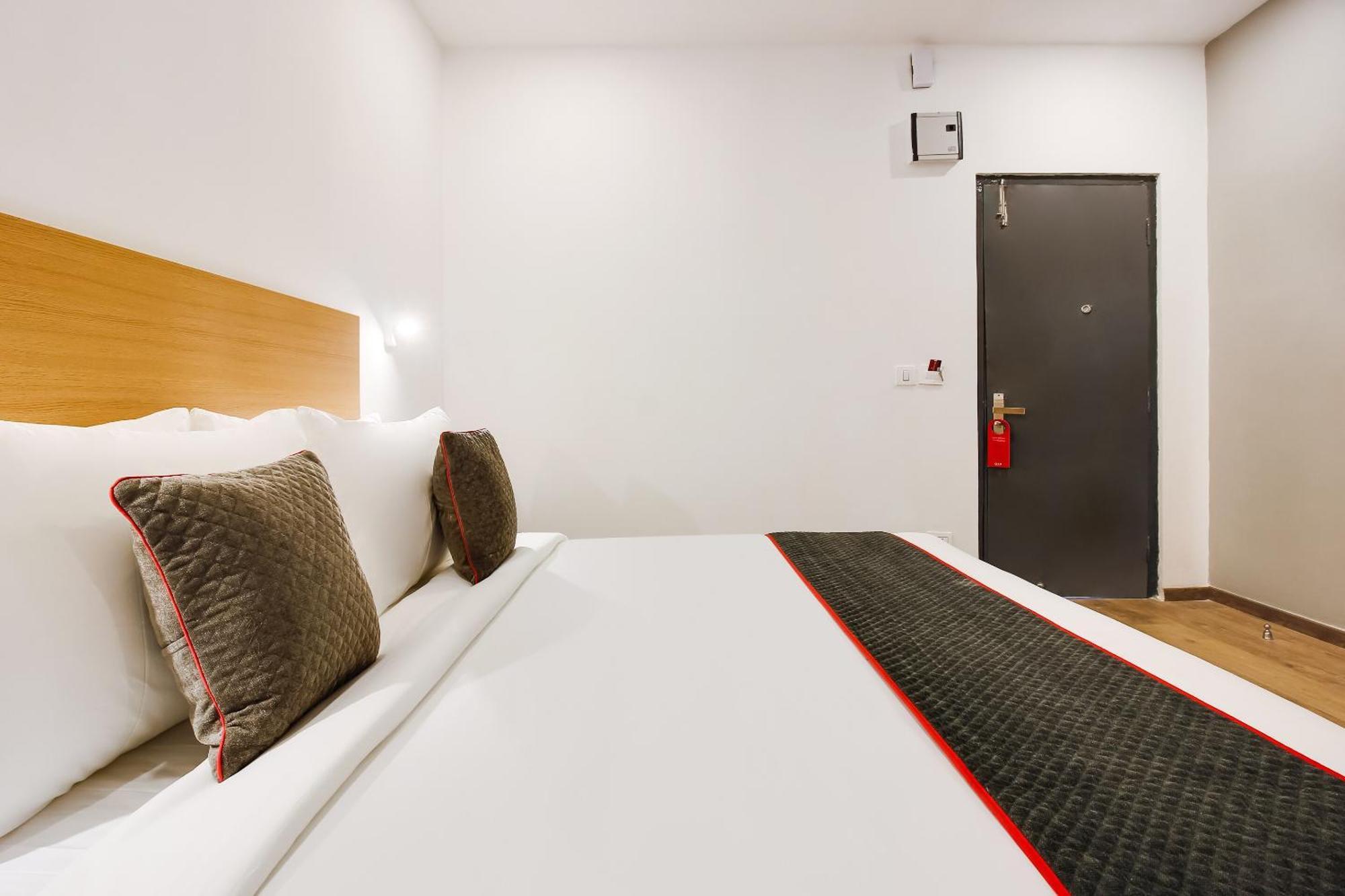 Hotel Super Townhouse The Cinco Near Esi Hospital