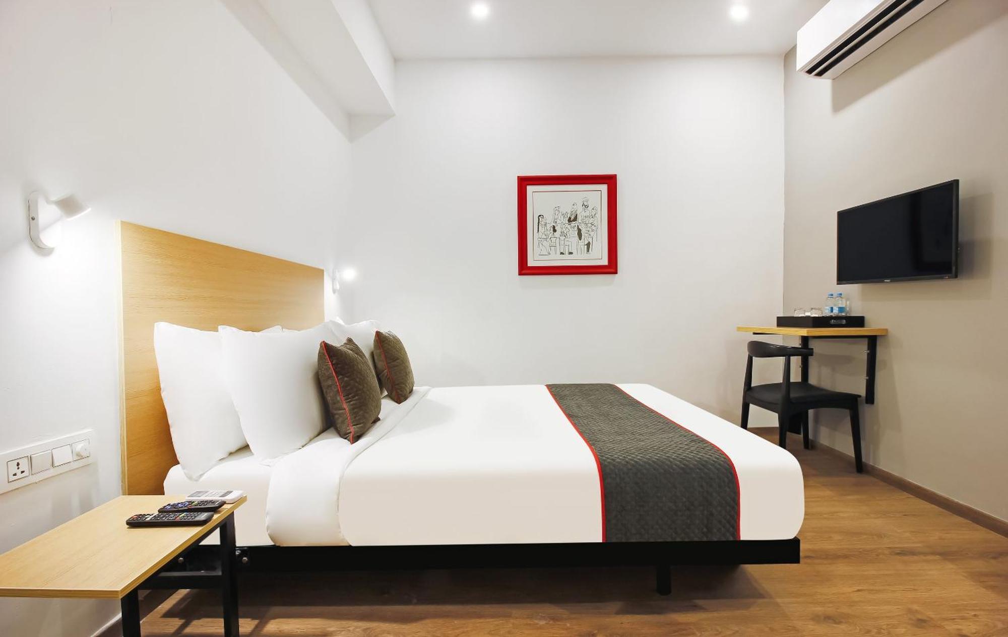 Super Townhouse The Cinco Near Esi Hospital होटल Hyderabad
